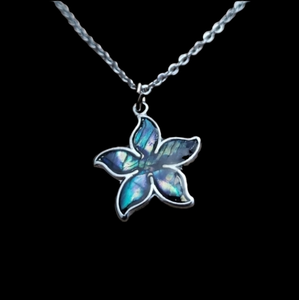 Floral Pendant Necklace Mother Of Pearl Silver Tone 90s Y2K